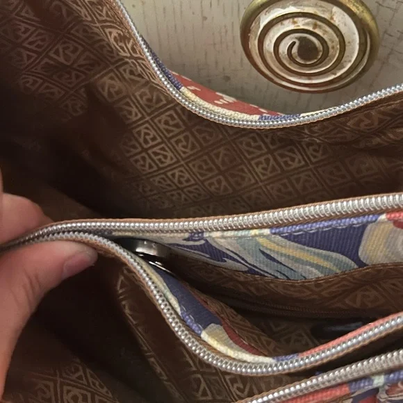 Relic Red and Brown Floral Shoulder Bag - Picture 4 of 8